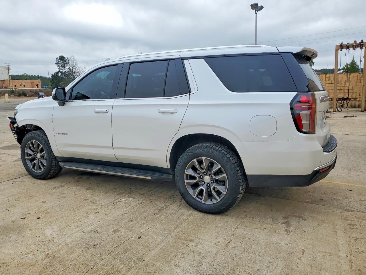 2022 CHEVROLET TAHOE K1500 LT photo 2