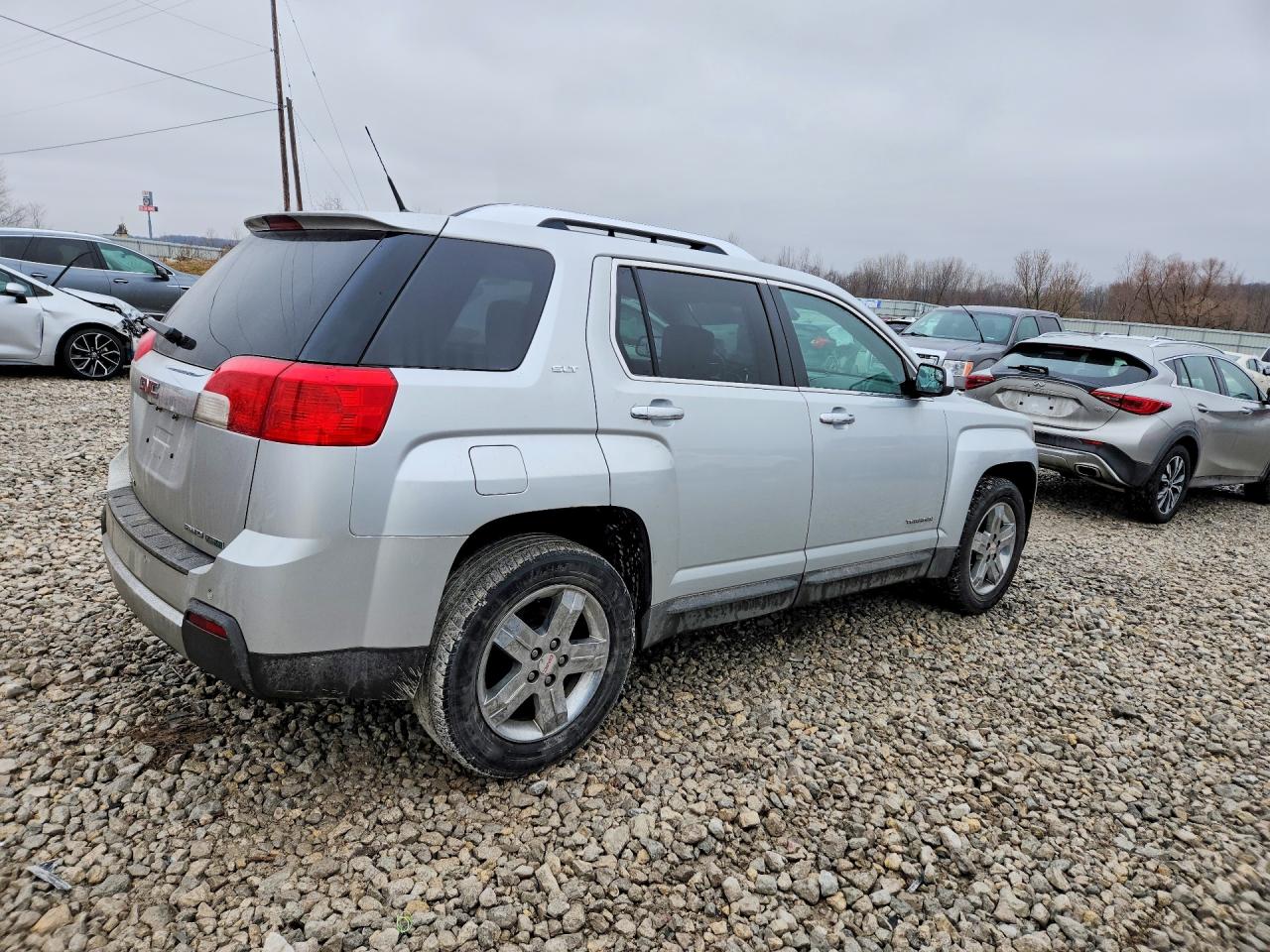 2012 GMC TERRAIN SLT photo 3