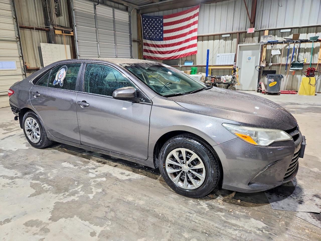 2017 TOYOTA CAMRY LE photo 7