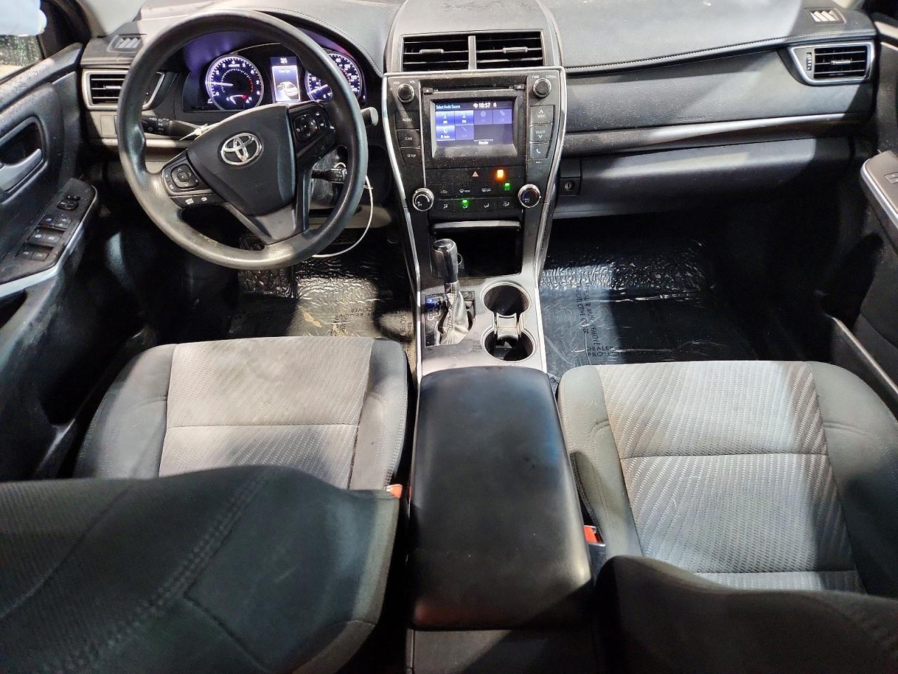 2017 TOYOTA CAMRY LE photo 15