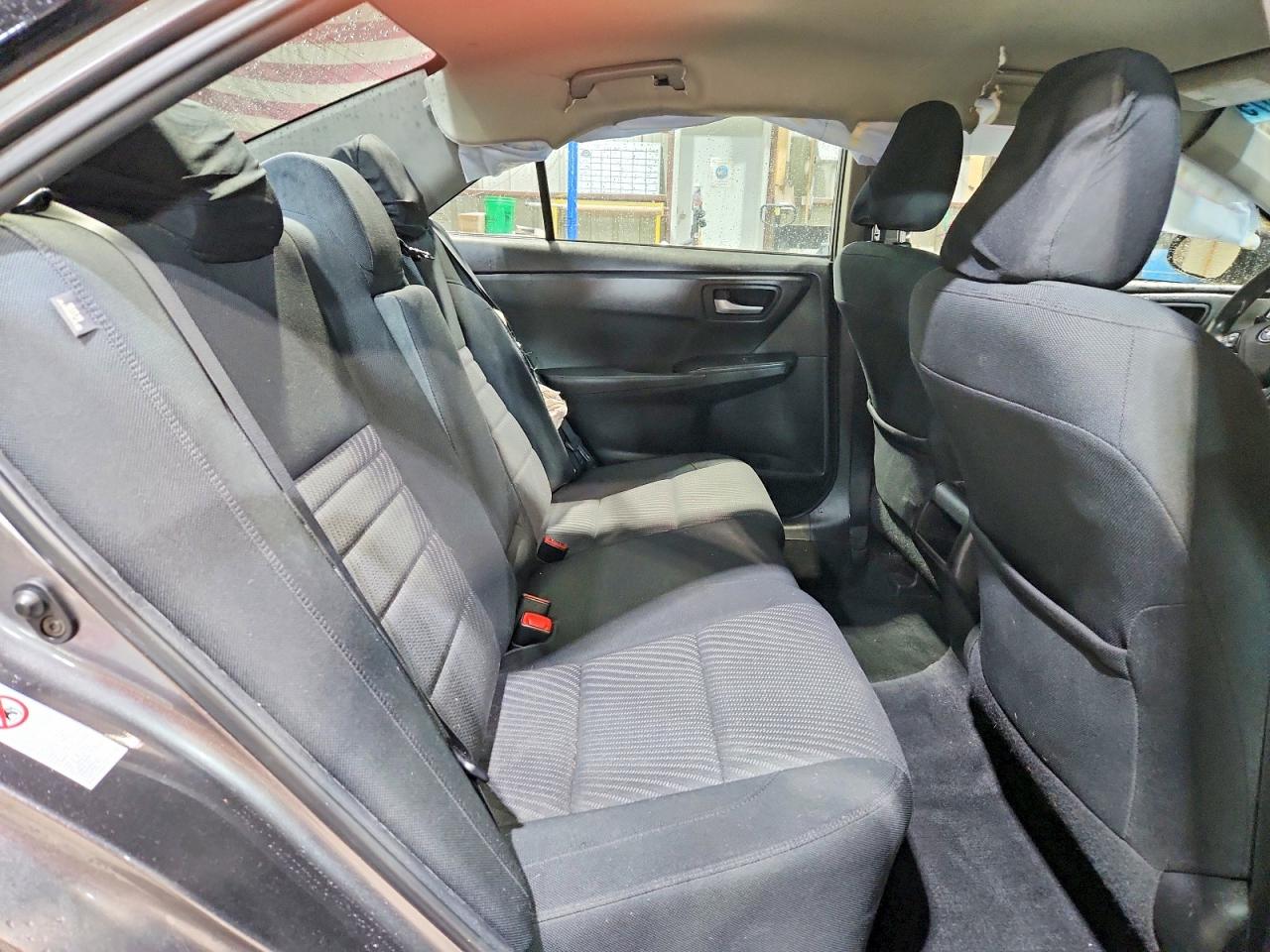 2017 TOYOTA CAMRY LE photo 19