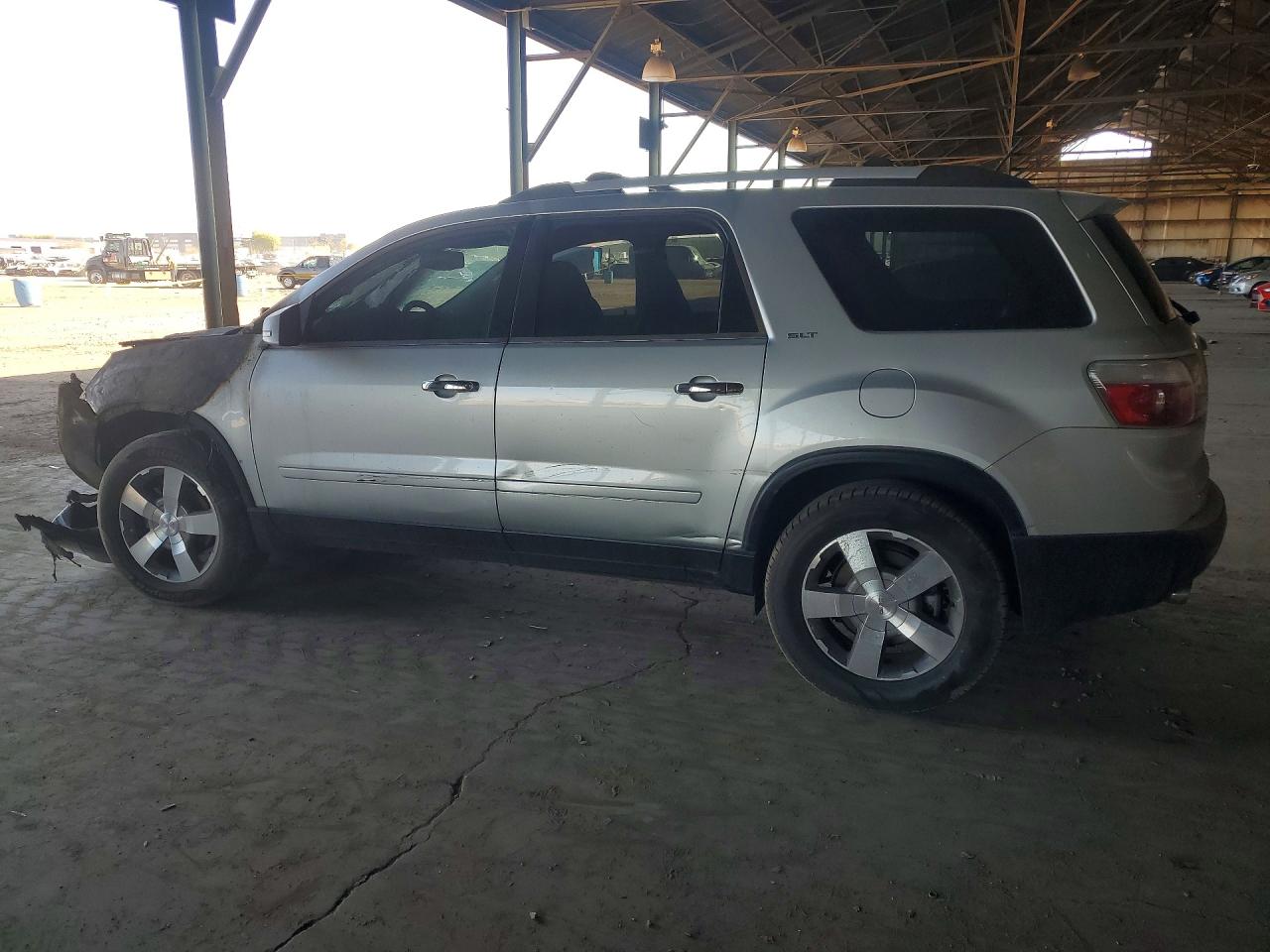 2011 GMC ACADIA SLT-1 photo 2