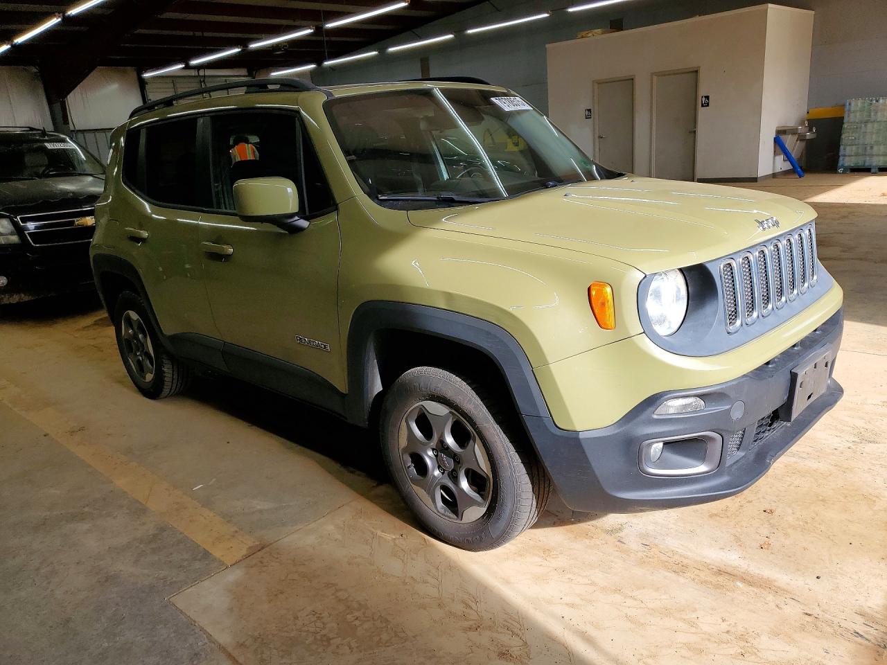 2015 JEEP RENEGADE LATITUDE photo 4