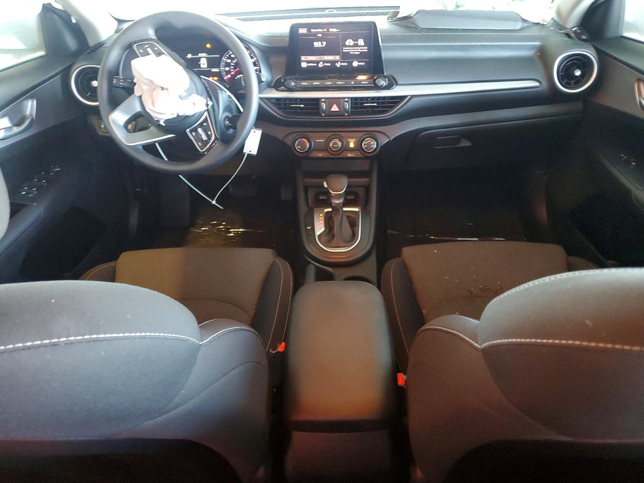 2023 KIA FORTE LXS photo 22