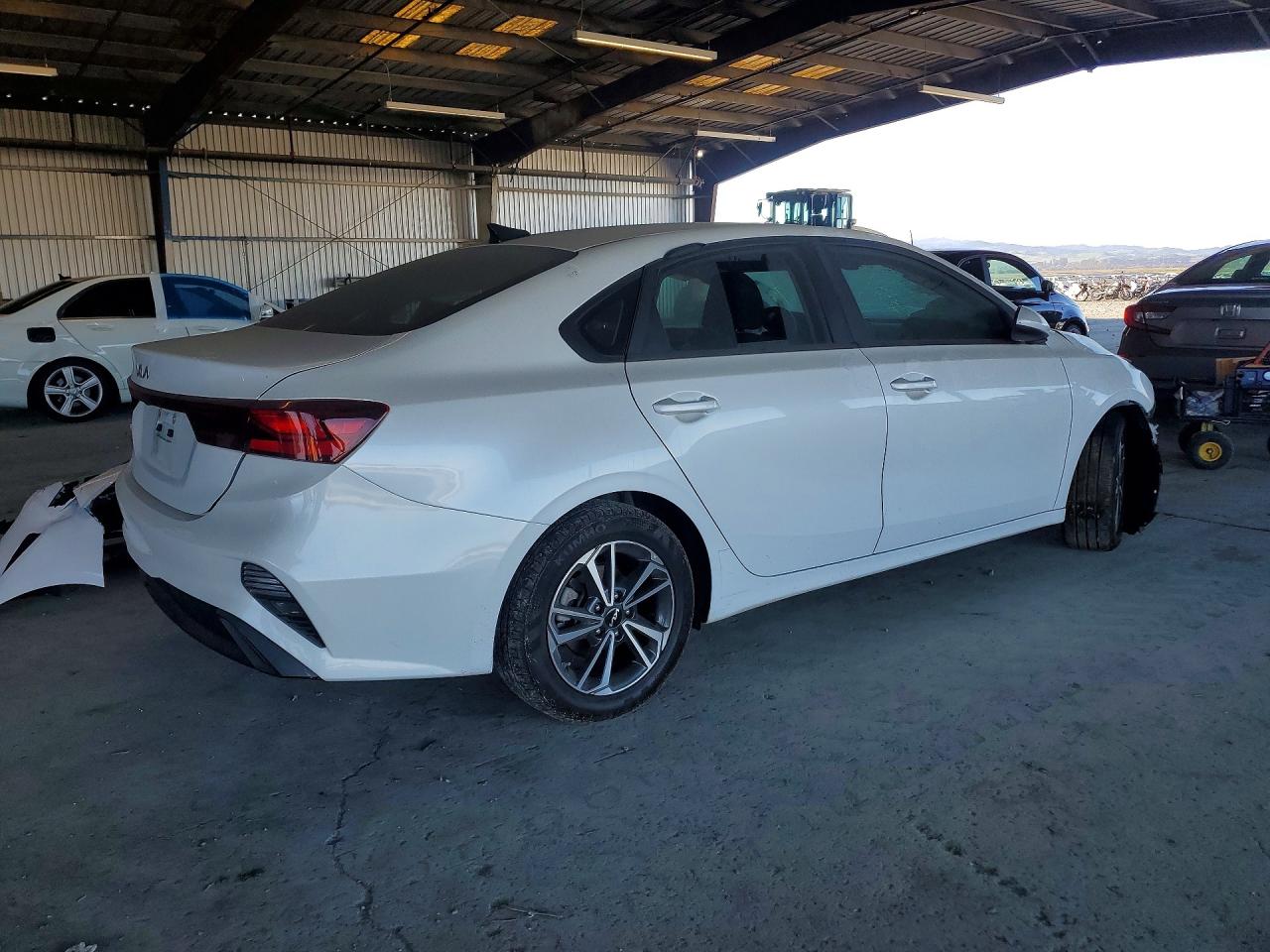 2023 KIA FORTE LXS photo 7