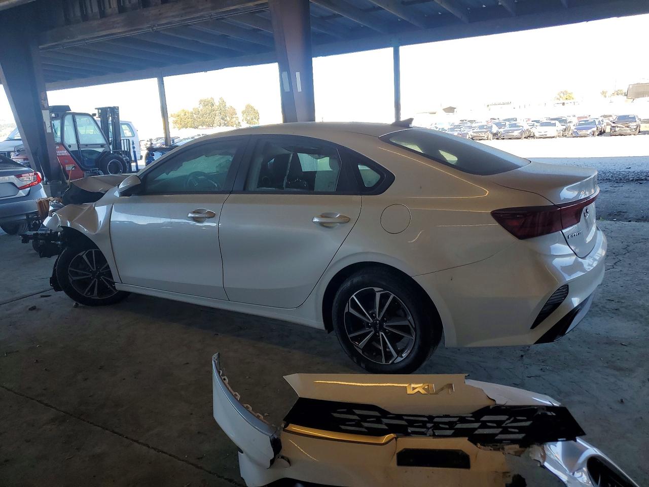 2023 KIA FORTE LXS photo 4