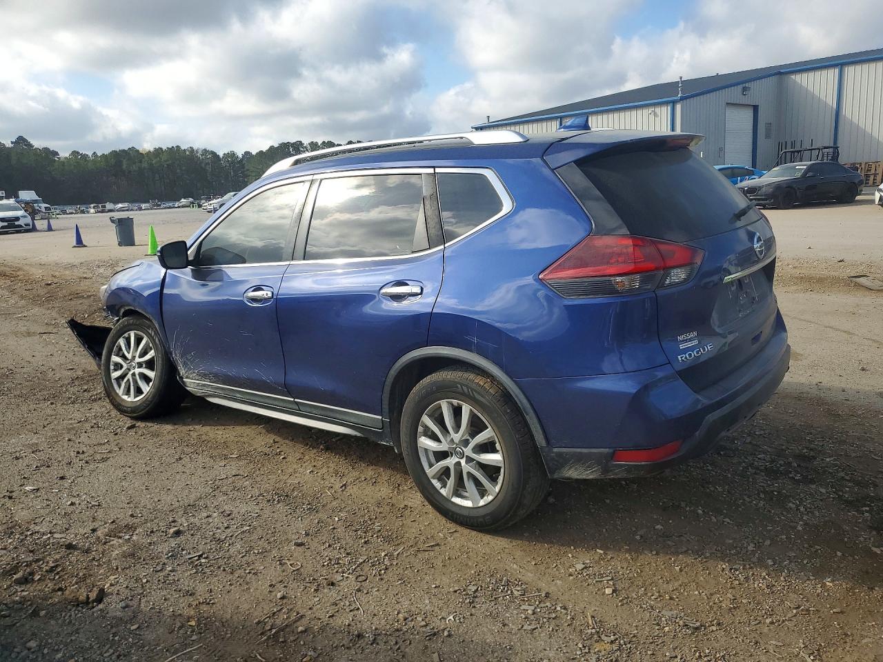 2018 NISSAN ROGUE SV photo 3