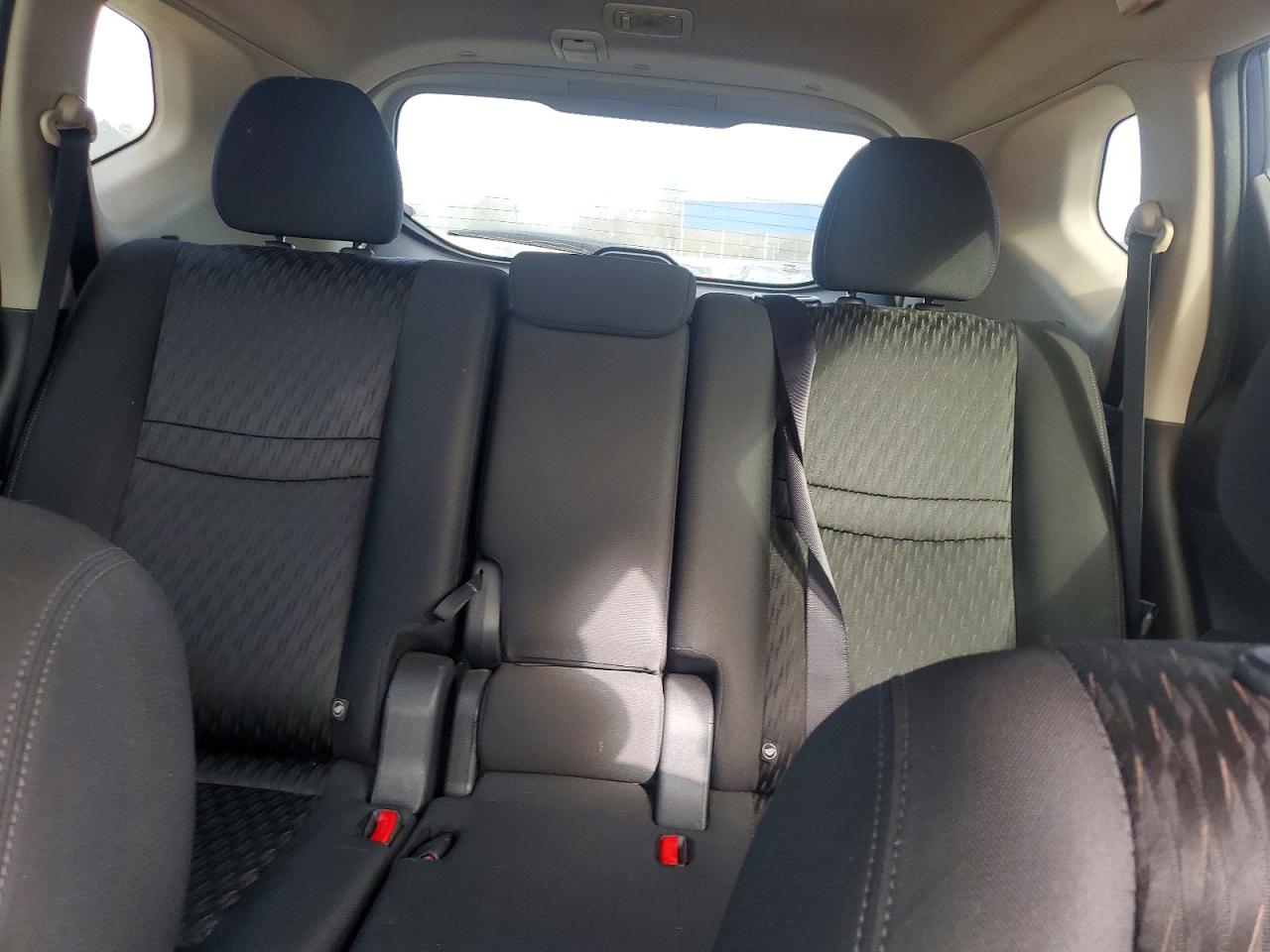 2018 NISSAN ROGUE SV photo 19