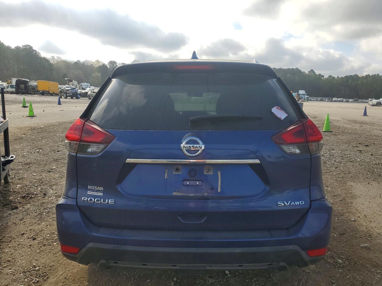 2018 NISSAN ROGUE SV photo 11