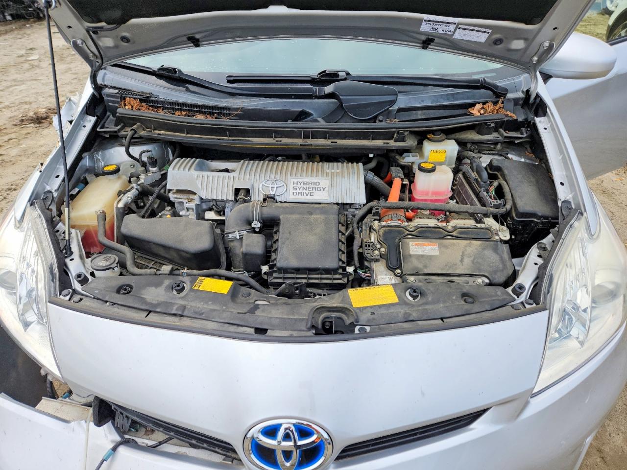 2014 TOYOTA PRIUS THREE photo 11