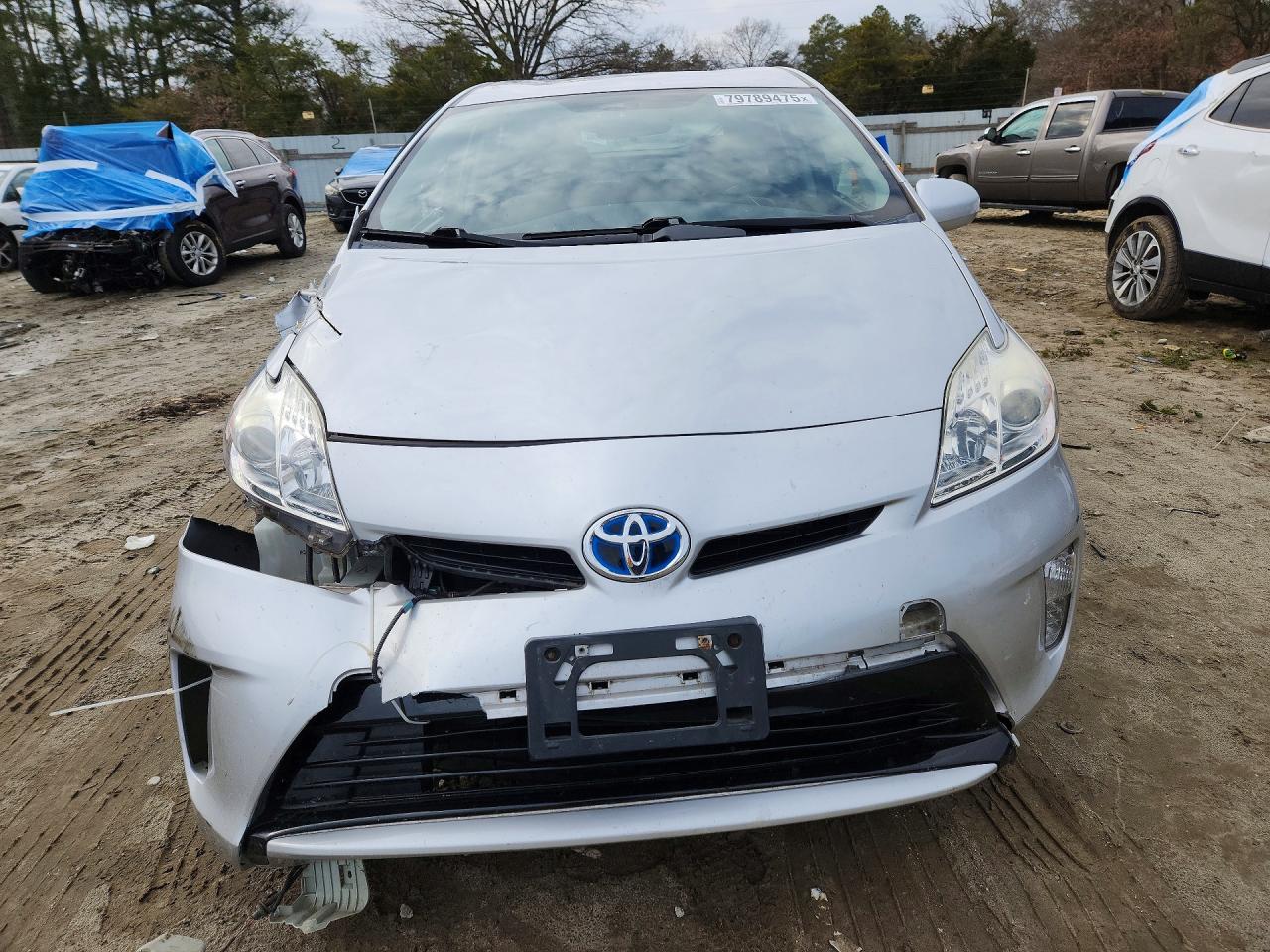 2014 TOYOTA PRIUS THREE photo 5