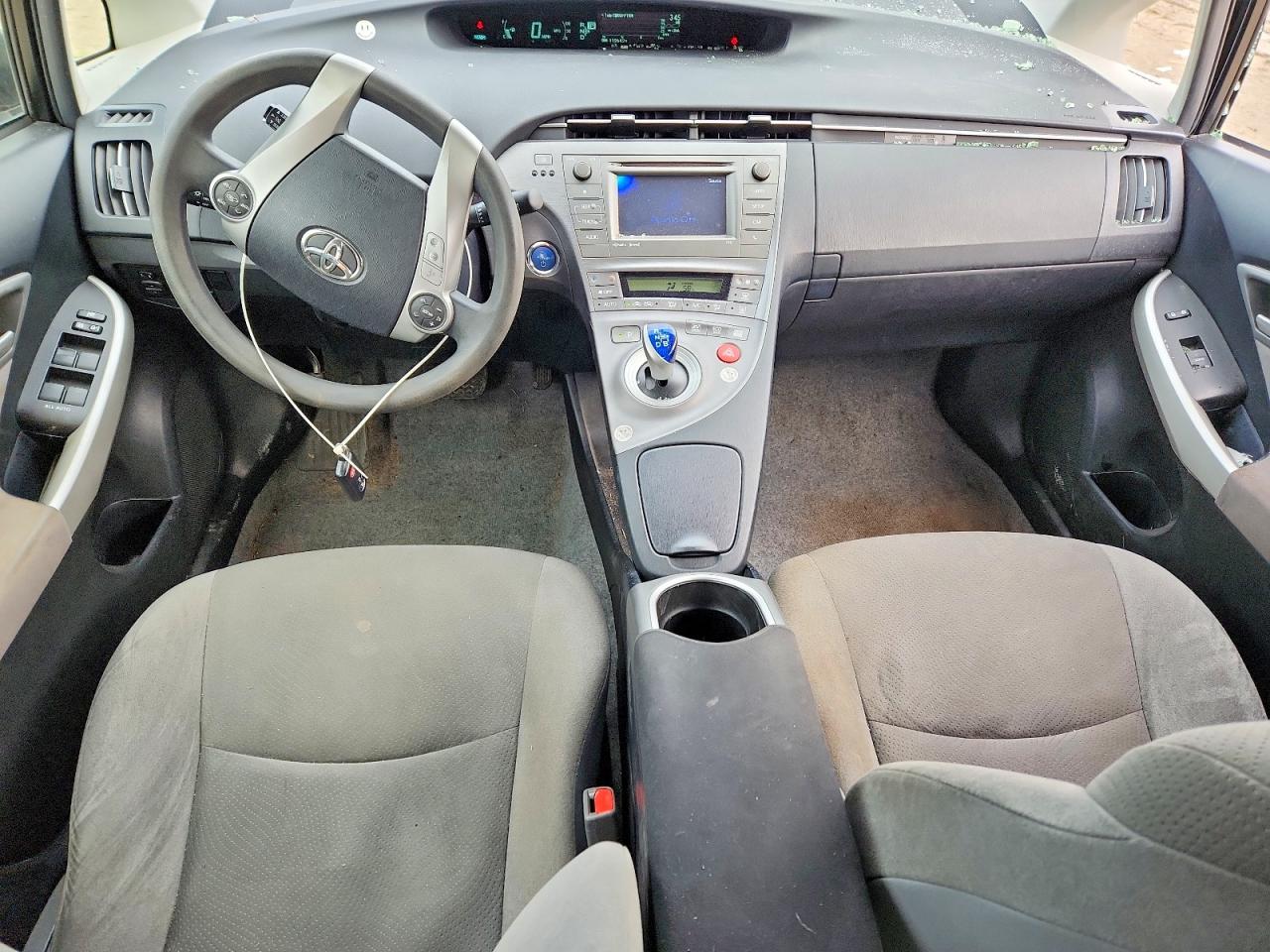 2014 TOYOTA PRIUS THREE photo 8