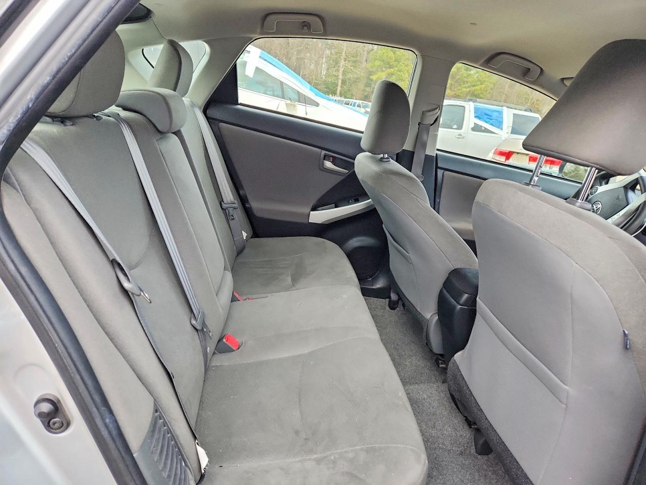 2014 TOYOTA PRIUS THREE photo 10