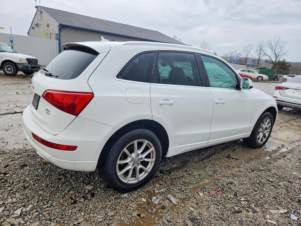 2011 AUDI Q5 PREMIUM PLUS photo 3
