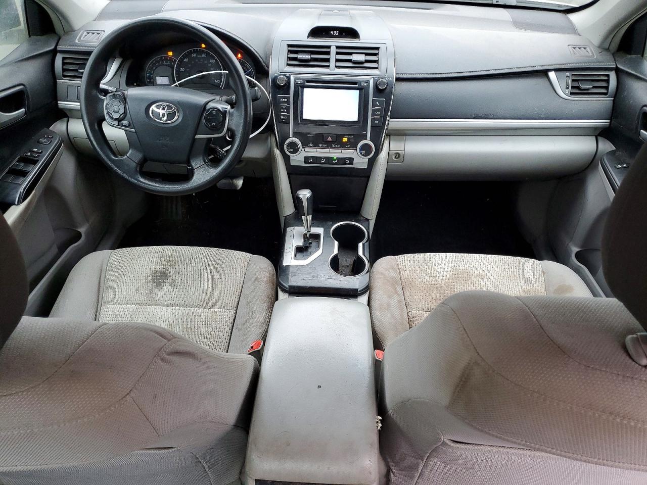 2013 TOYOTA CAMRY LE photo 22