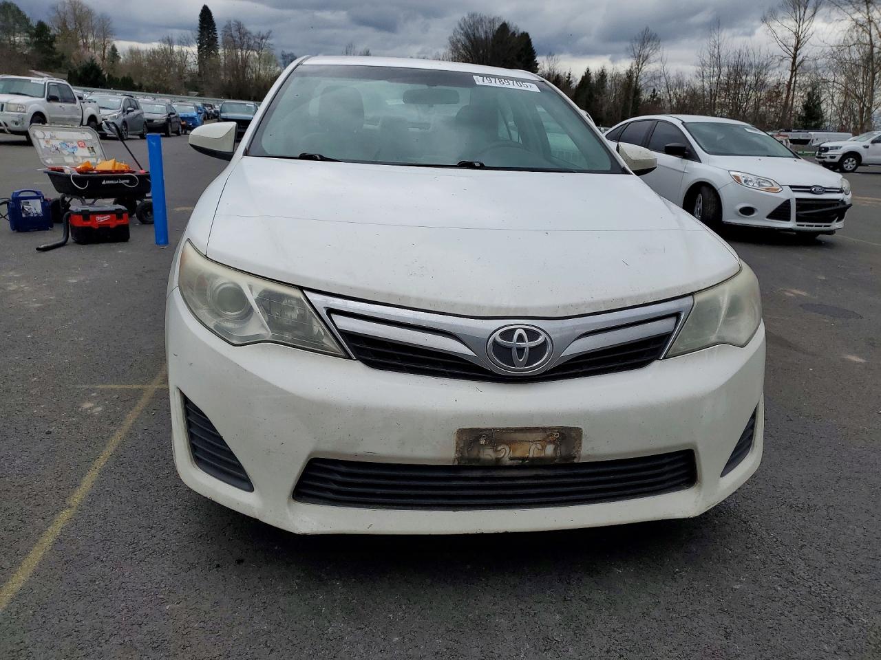 2013 TOYOTA CAMRY LE photo 13