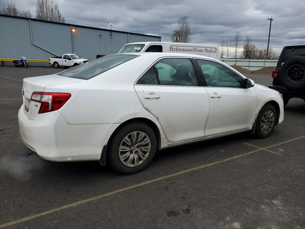 2013 TOYOTA CAMRY LE photo 7