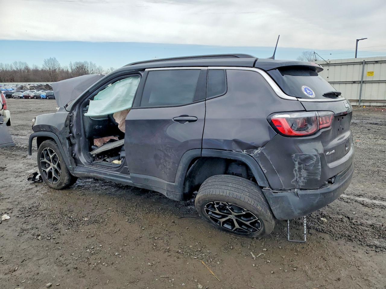 2024 JEEP COMPASS LIMITED photo 4