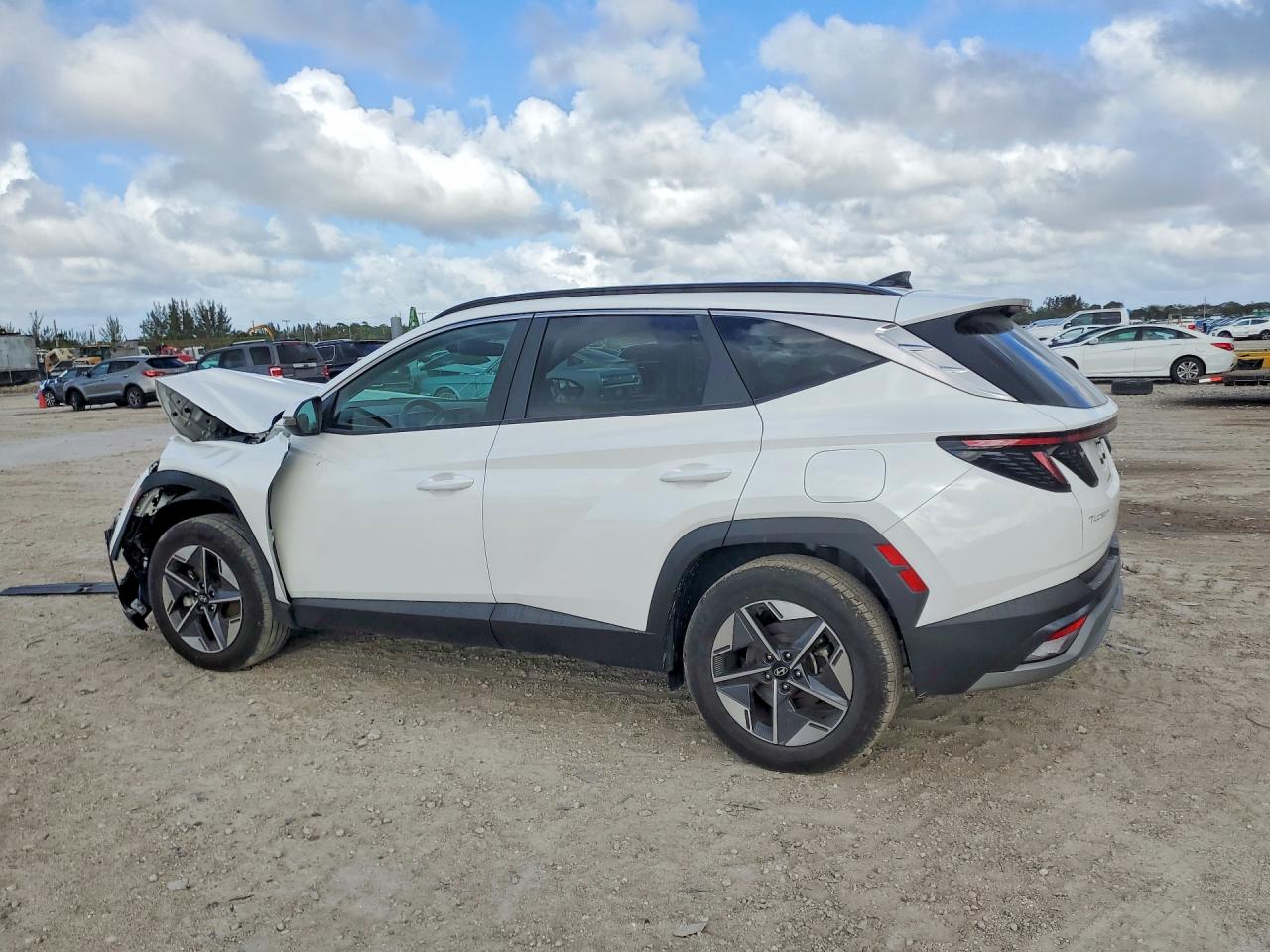 2025 HYUNDAI TUCSON SEL CONVENIENCE photo 4