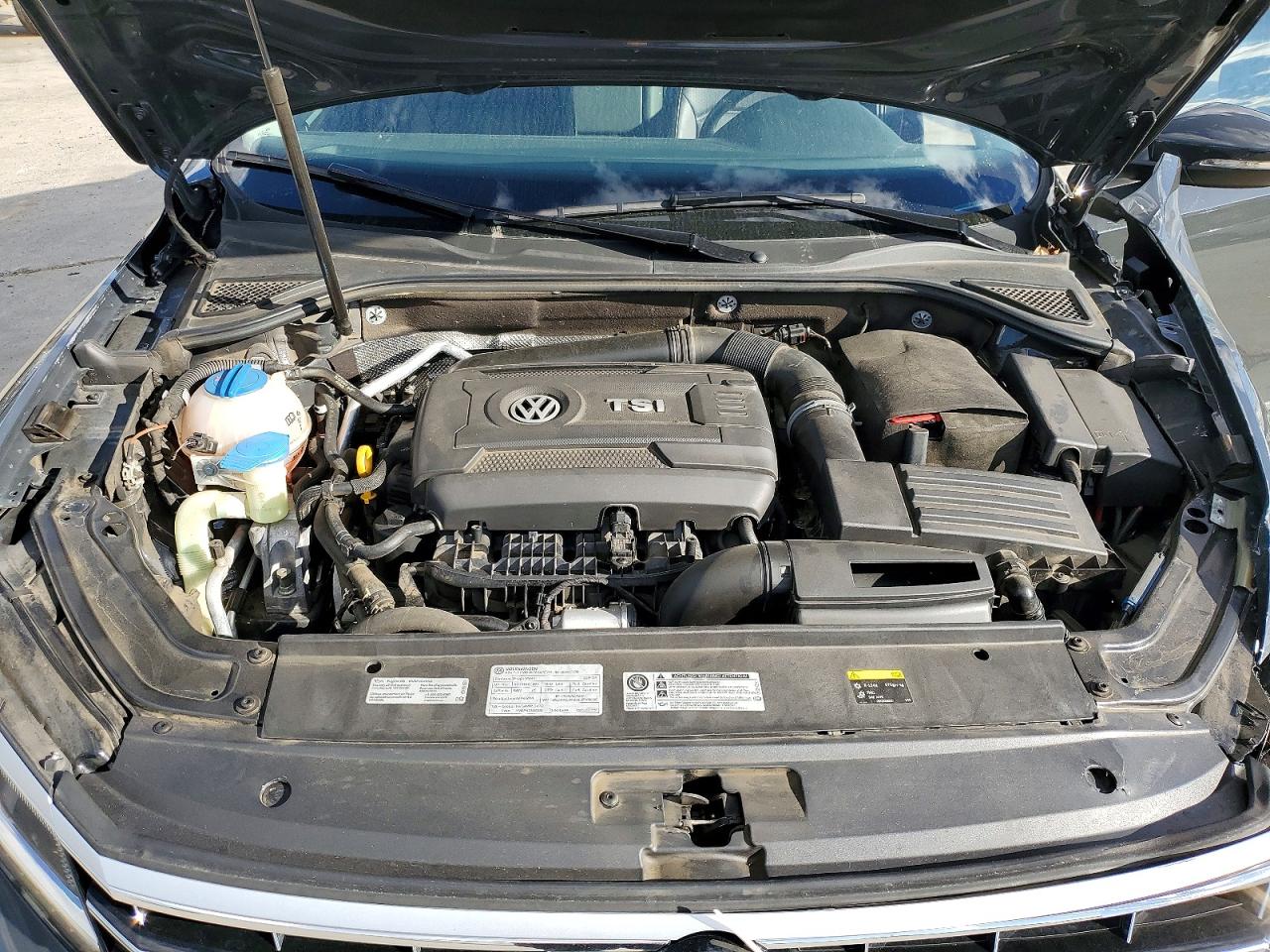 2017 VOLKSWAGEN PASSAT R-LINE photo 21