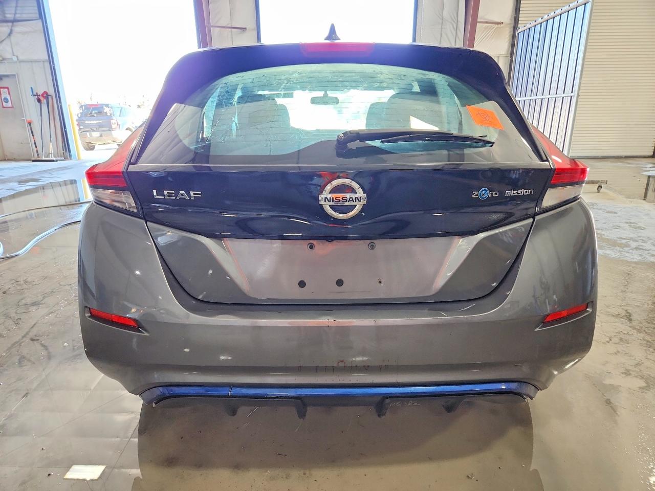 2019 NISSAN LEAF S photo 11