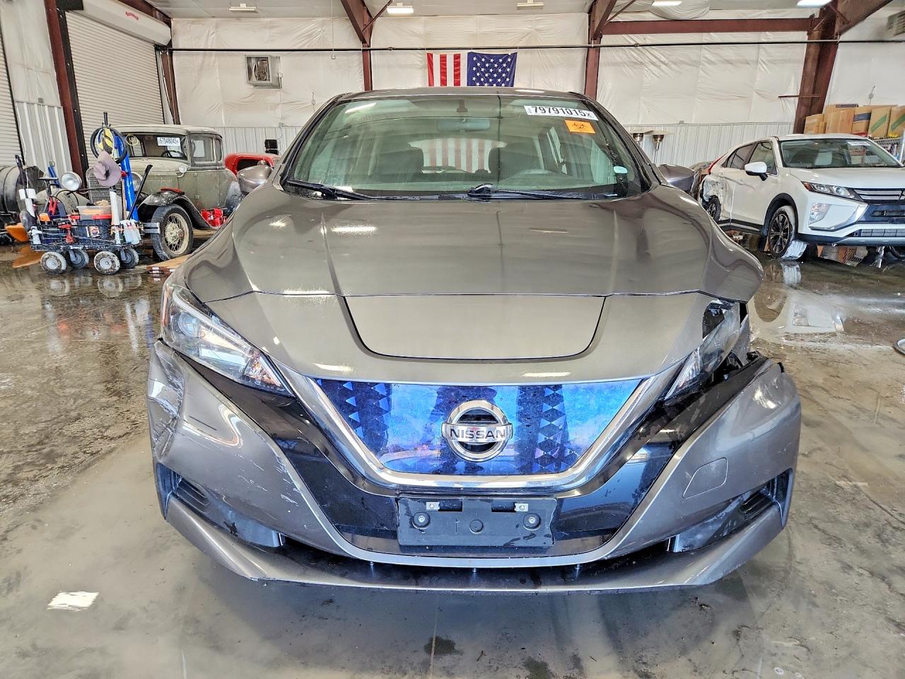 2019 NISSAN LEAF S photo 9