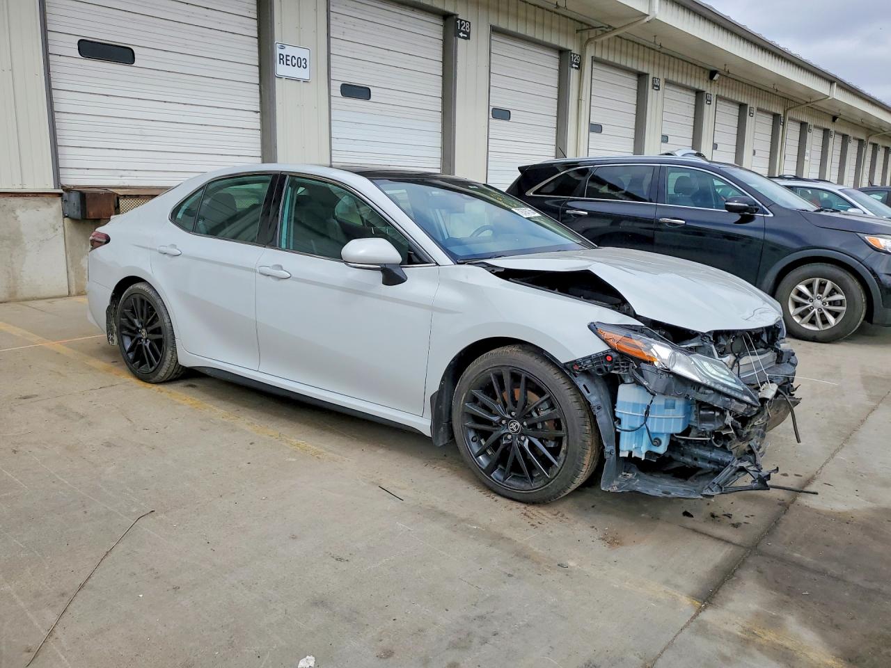 2022 TOYOTA CAMRY XSE photo 4
