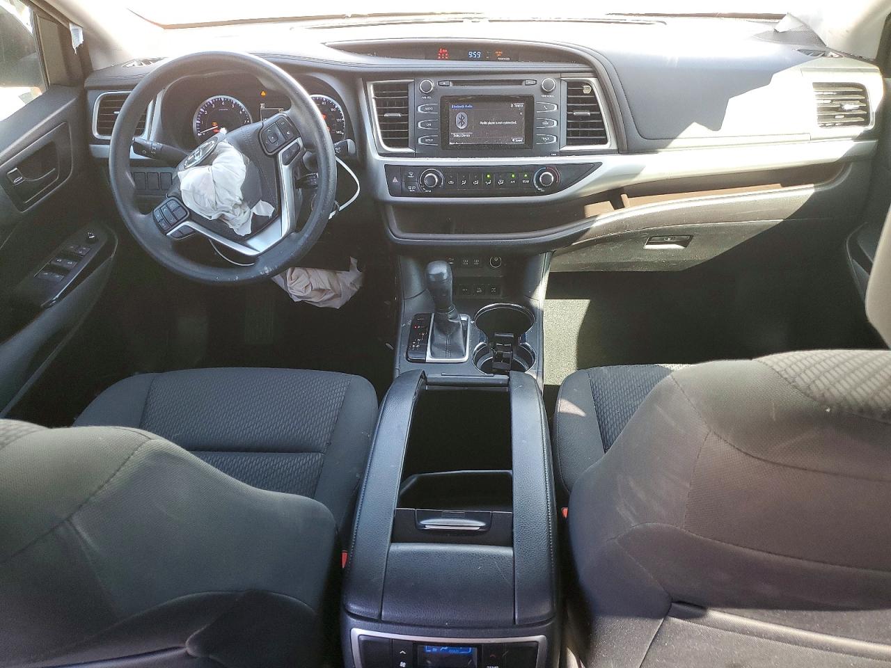 2019 TOYOTA HIGHLANDER LE photo 8