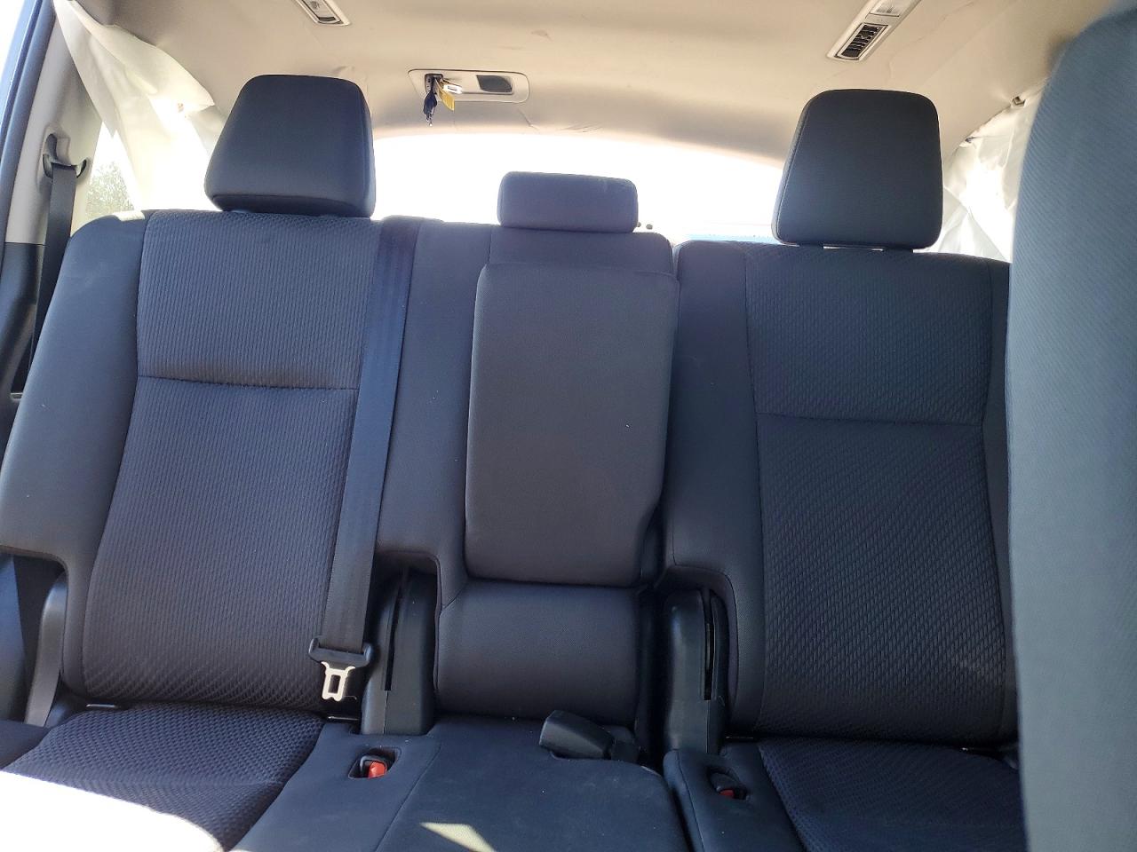 2019 TOYOTA HIGHLANDER LE photo 10