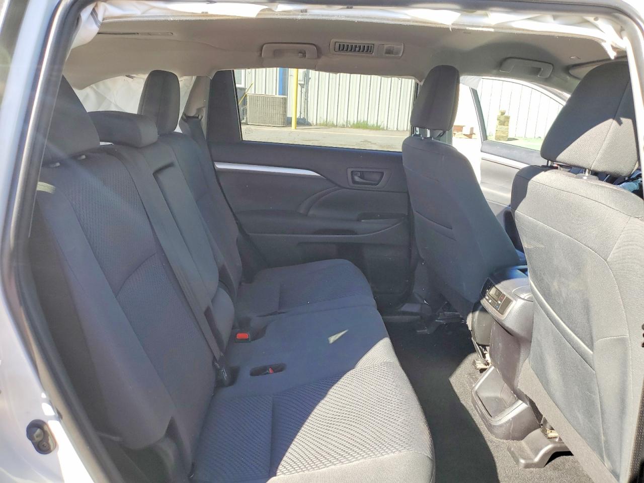 2019 TOYOTA HIGHLANDER LE photo 11