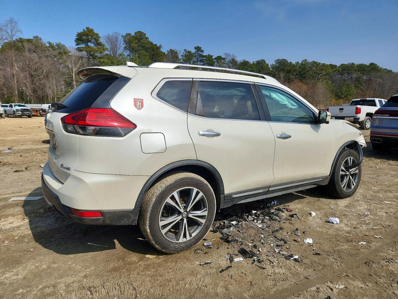 2017 NISSAN ROGUE SL photo 5