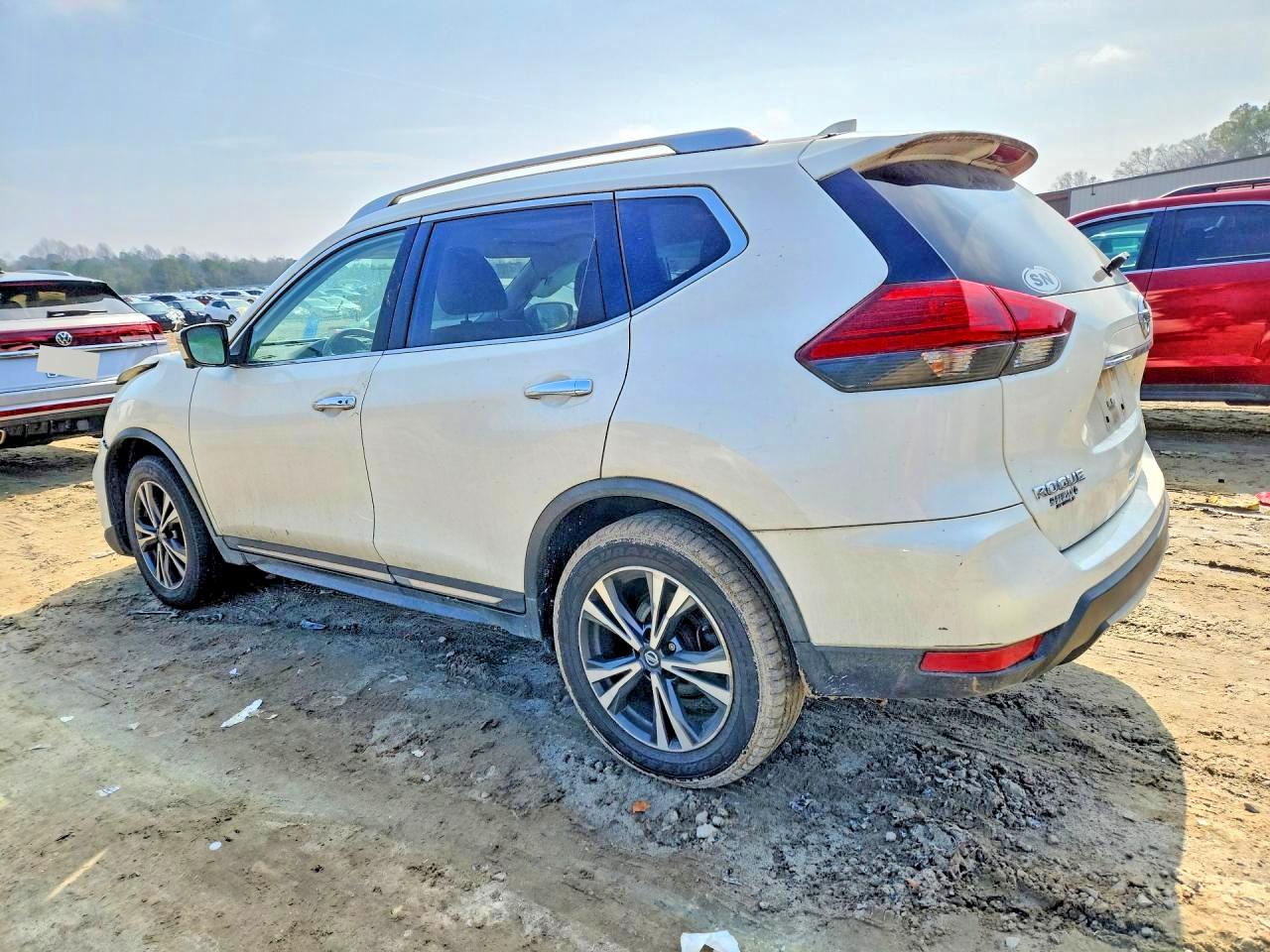 2017 NISSAN ROGUE SL photo 3