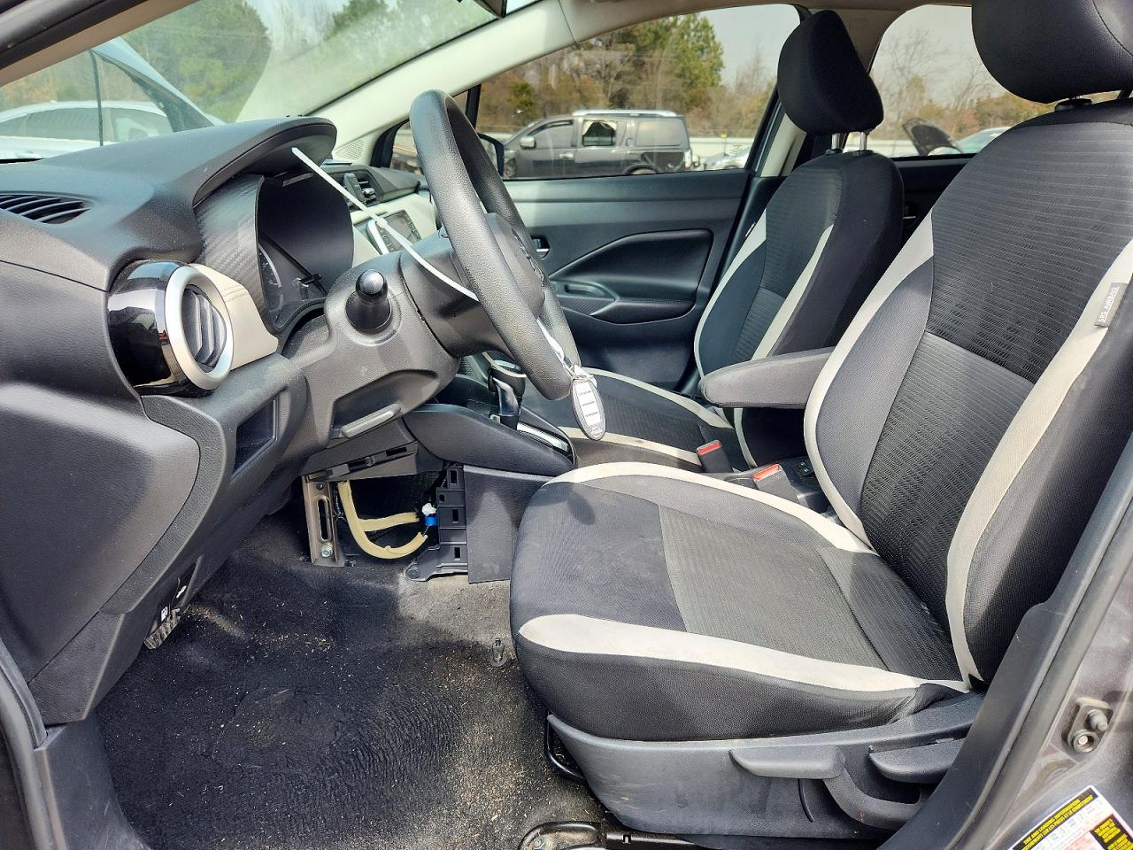2020 NISSAN VERSA SV photo 7