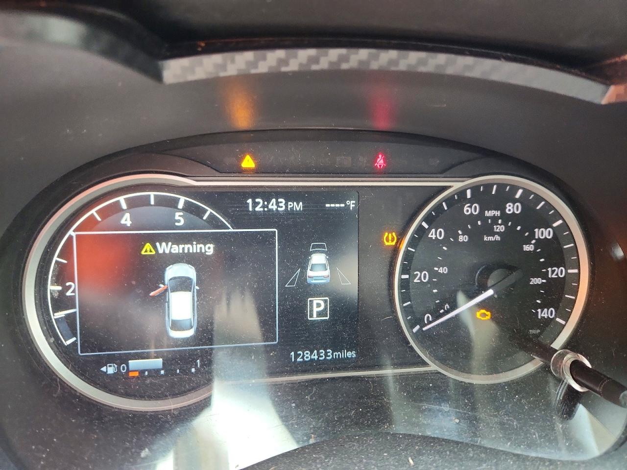 2020 NISSAN VERSA SV photo 9