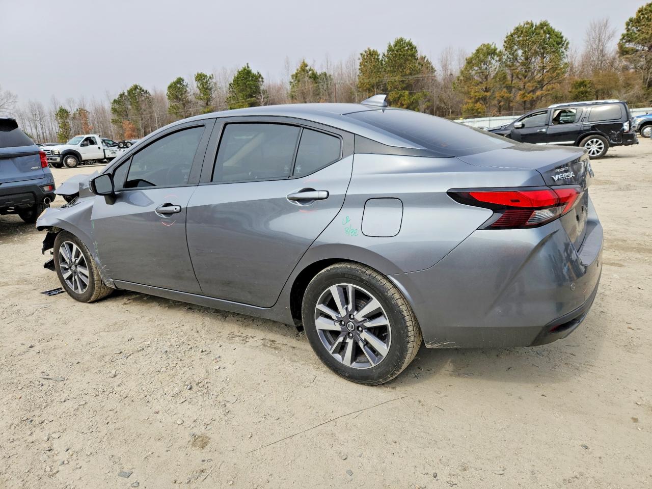 2020 NISSAN VERSA SV photo 2