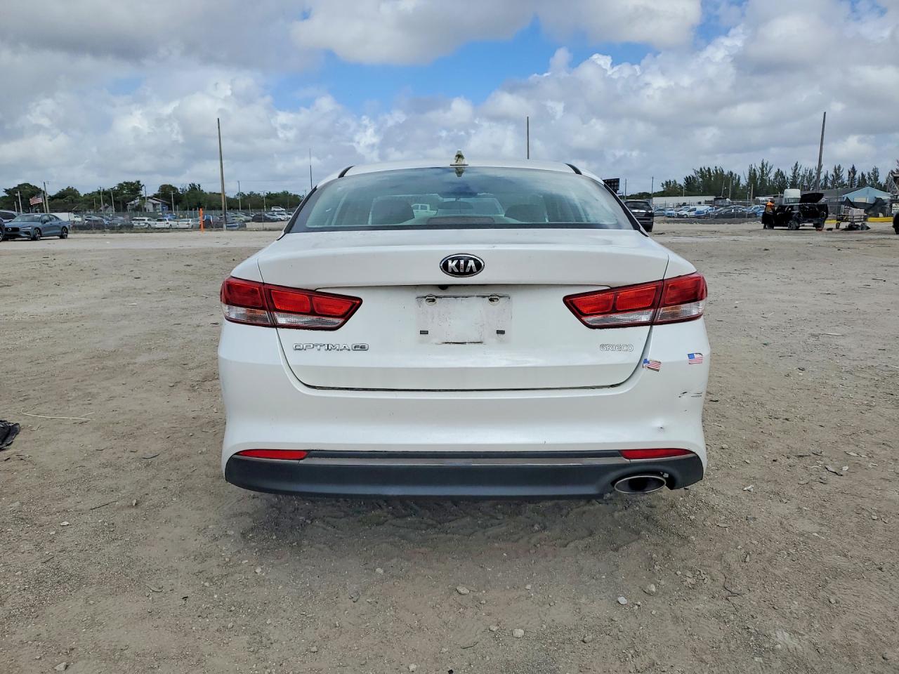 2016 KIA OPTIMA LX photo 6