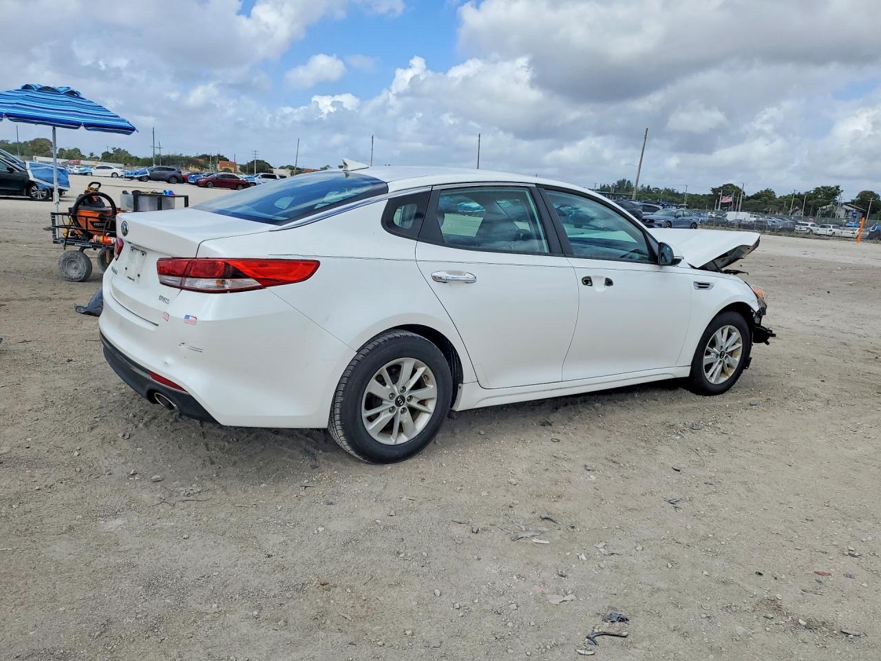 2016 KIA OPTIMA LX photo 3
