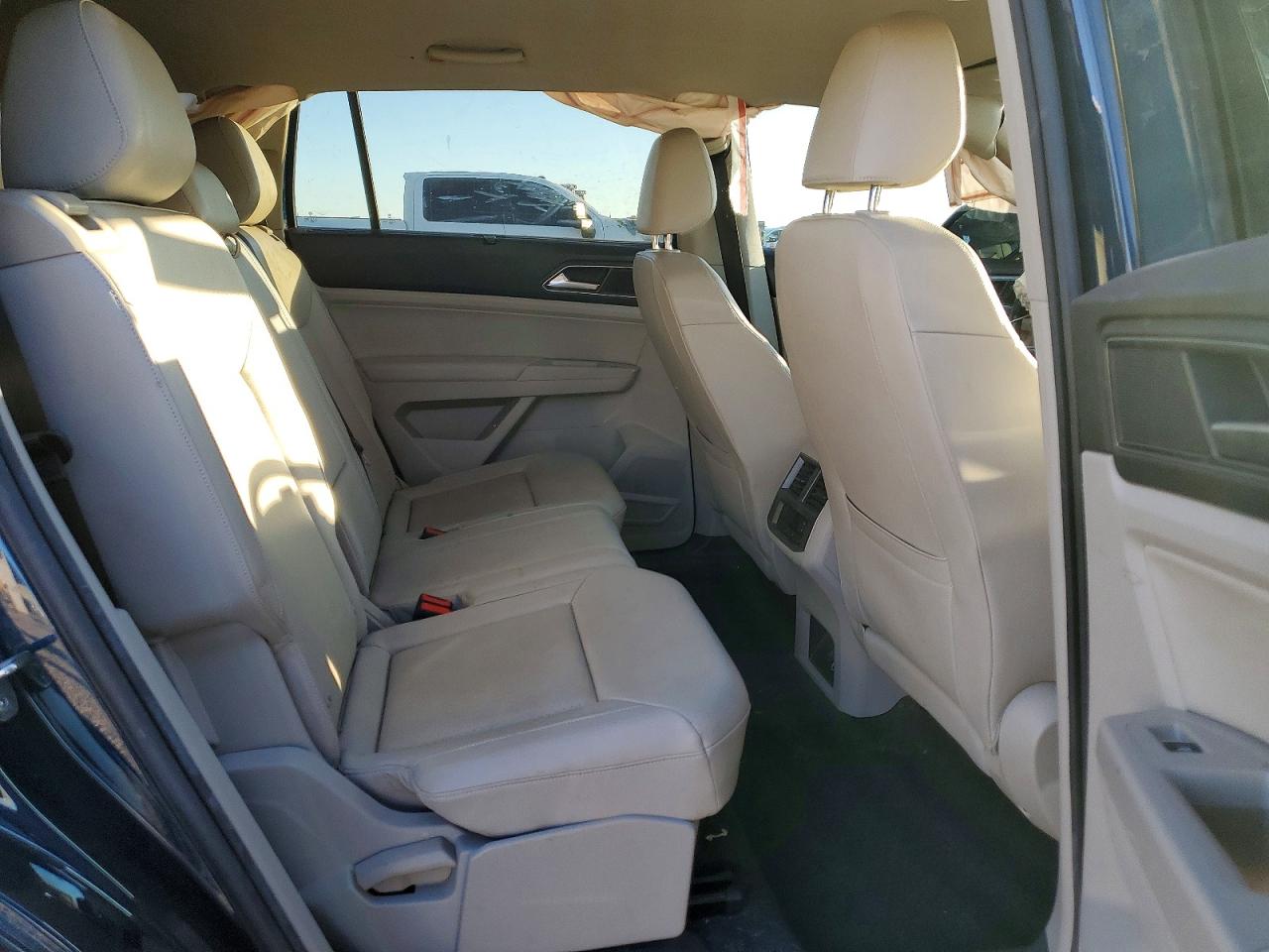 2018 VOLKSWAGEN ATLAS SE photo 11