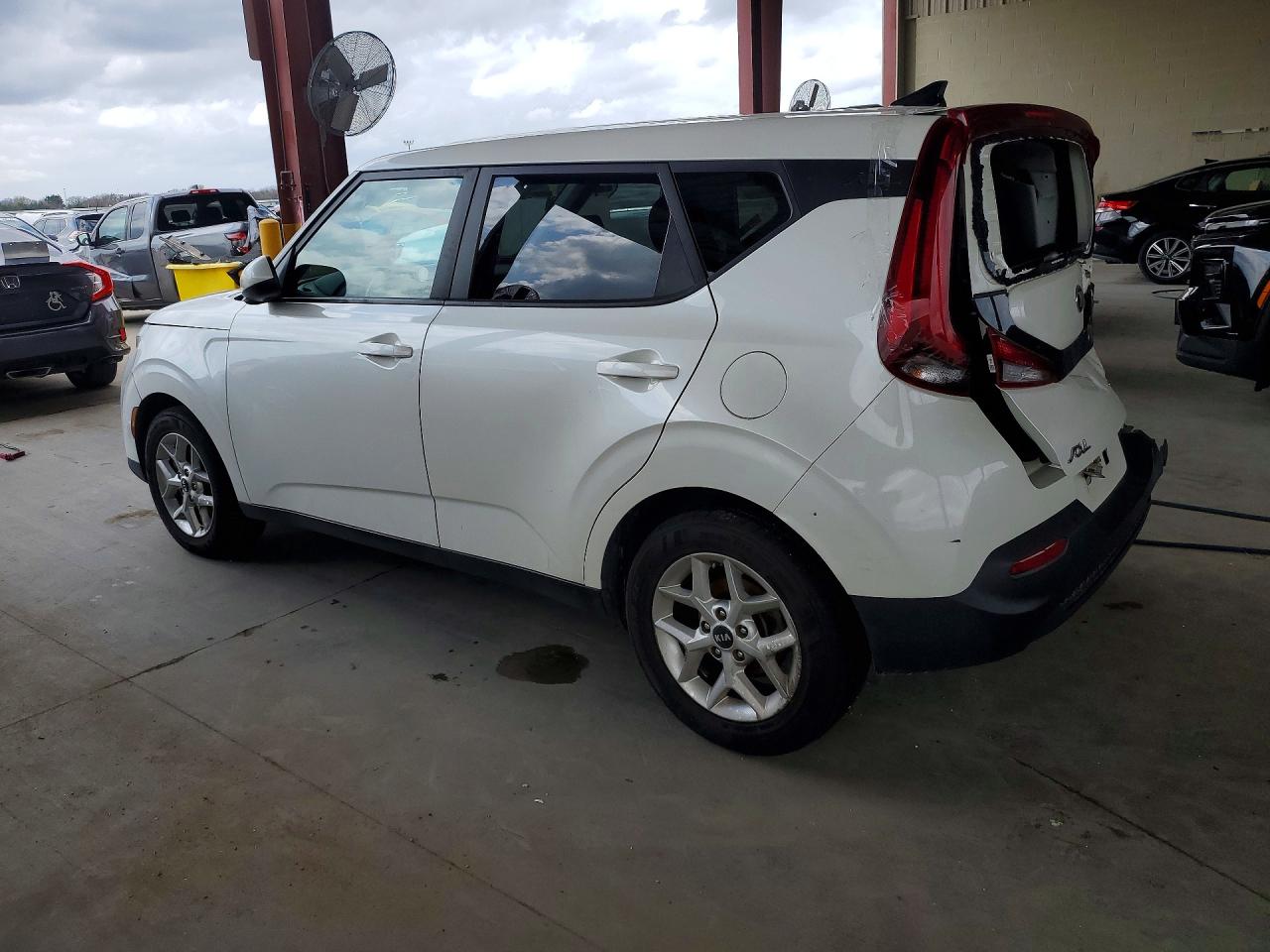 2021 KIA SOUL S photo 2