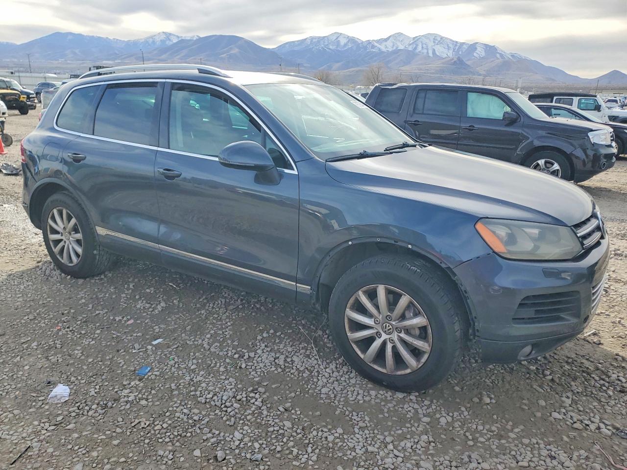 2011 VOLKSWAGEN TOUAREG V6 photo 10