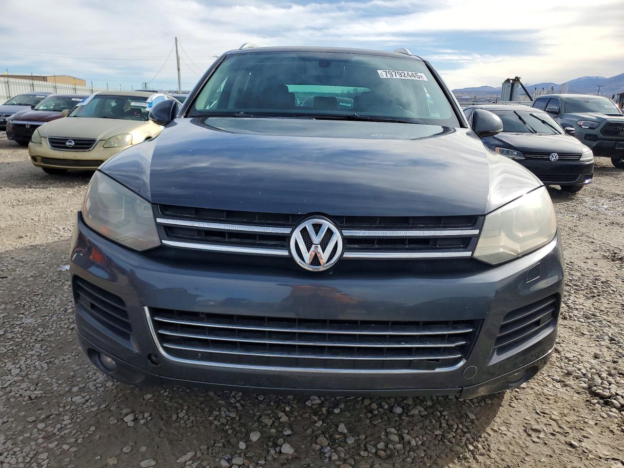 2011 VOLKSWAGEN TOUAREG V6 photo 13