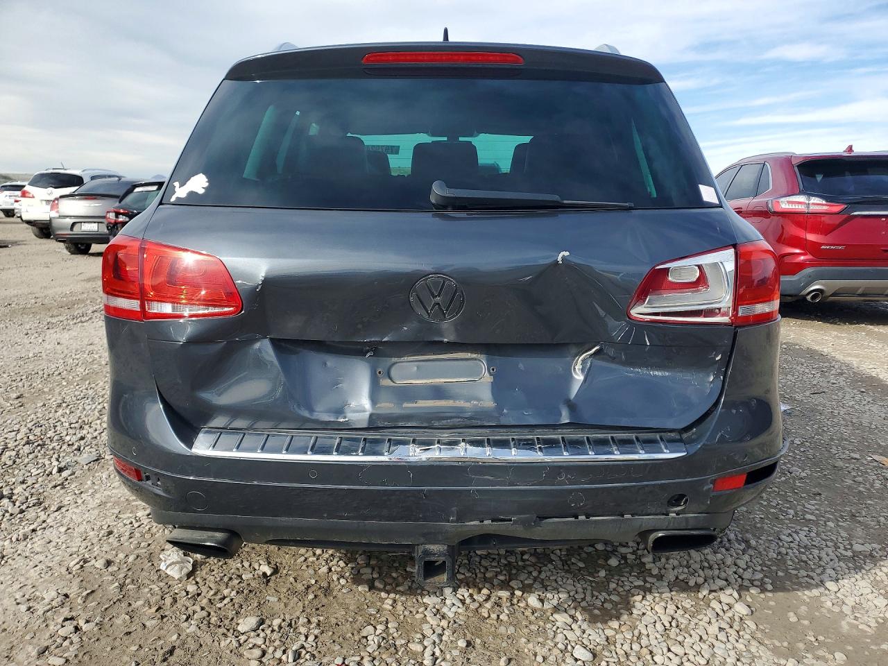 2011 VOLKSWAGEN TOUAREG V6 photo 16