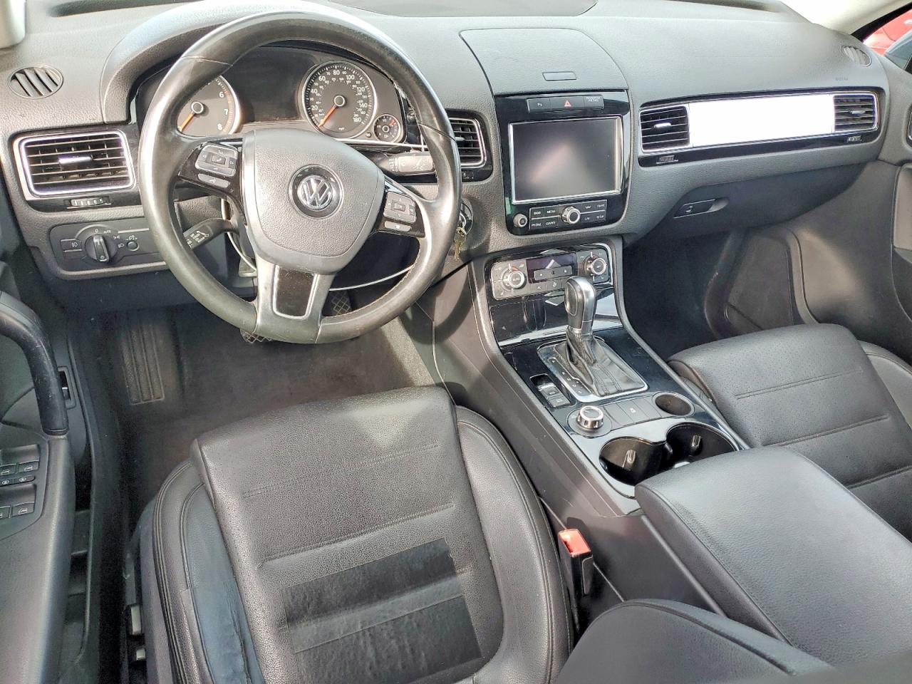 2011 VOLKSWAGEN TOUAREG V6 photo 22