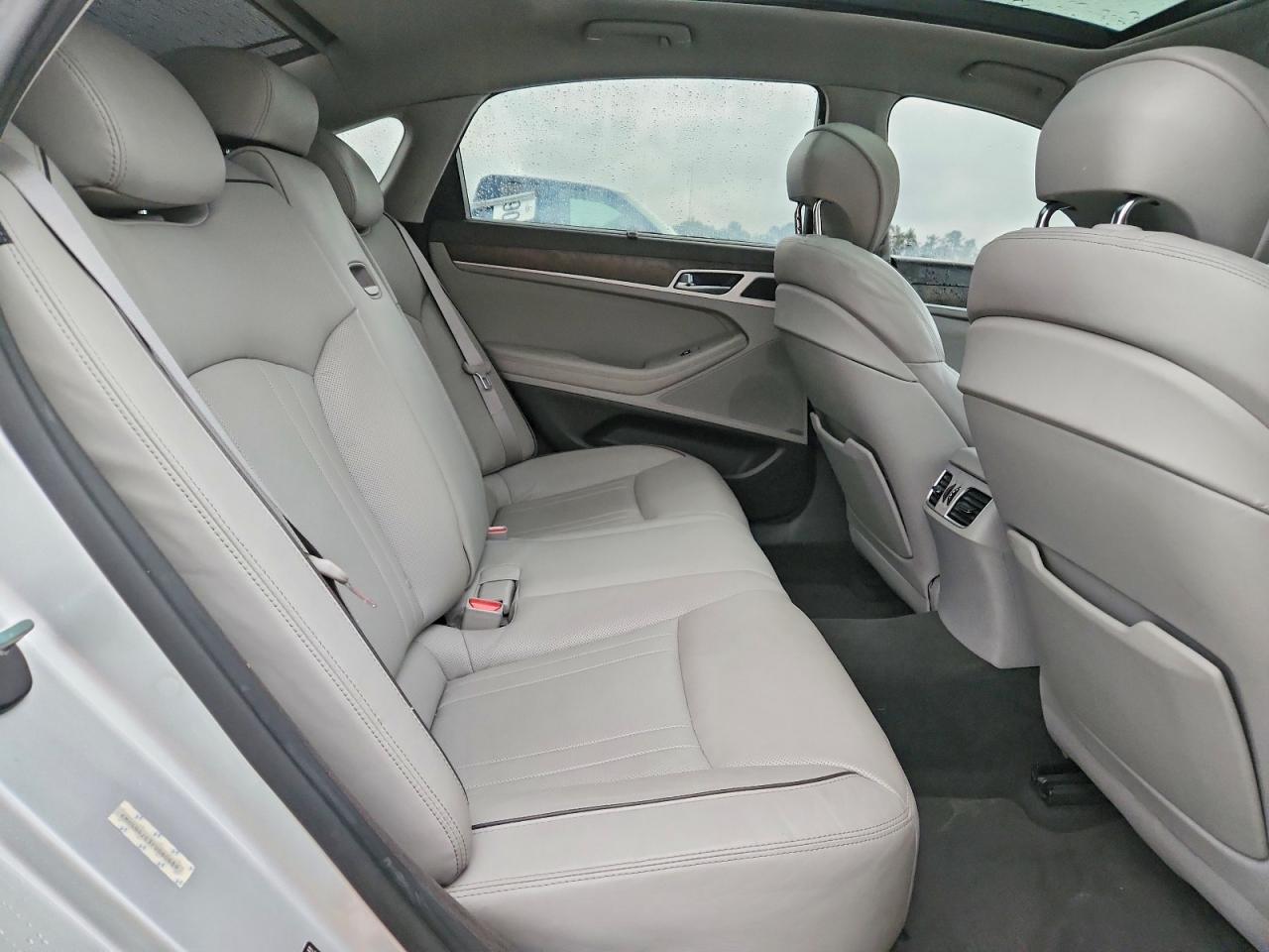 2015 HYUNDAI GENESIS 3.8L photo 10