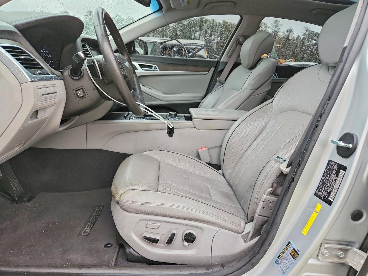 2015 HYUNDAI GENESIS 3.8L photo 7