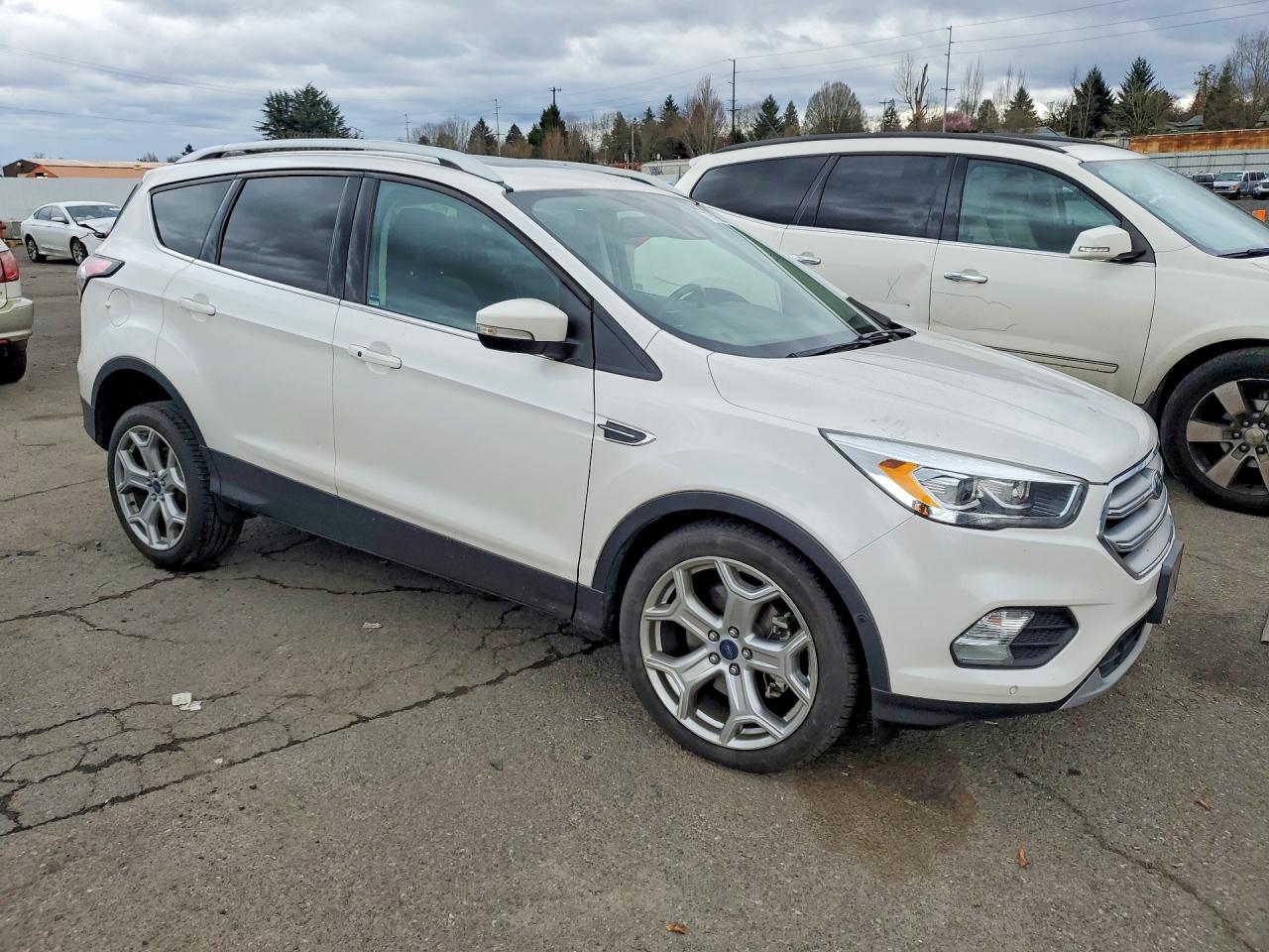 2017 FORD ESCAPE TITANIUM photo 4
