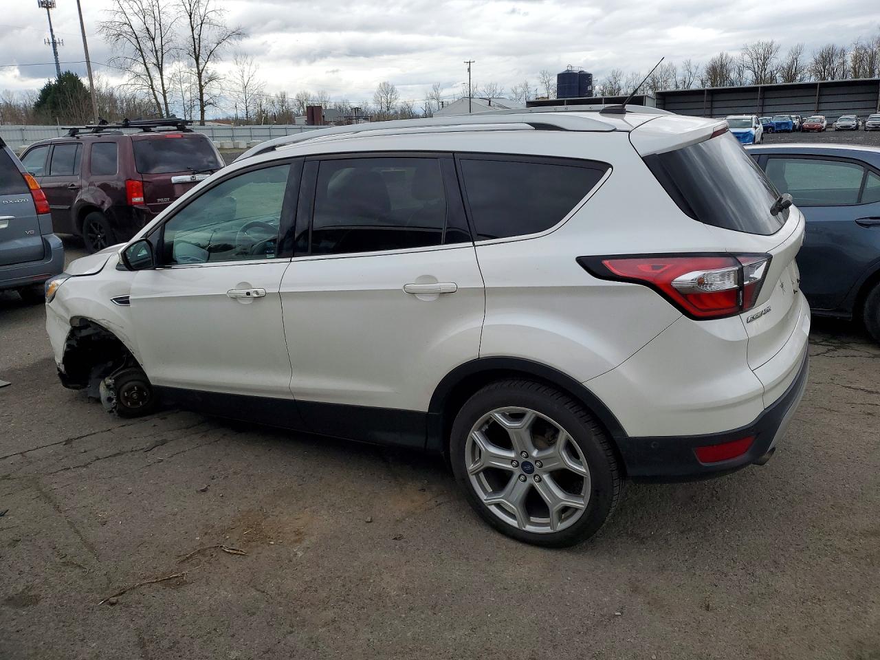 2017 FORD ESCAPE TITANIUM photo 2