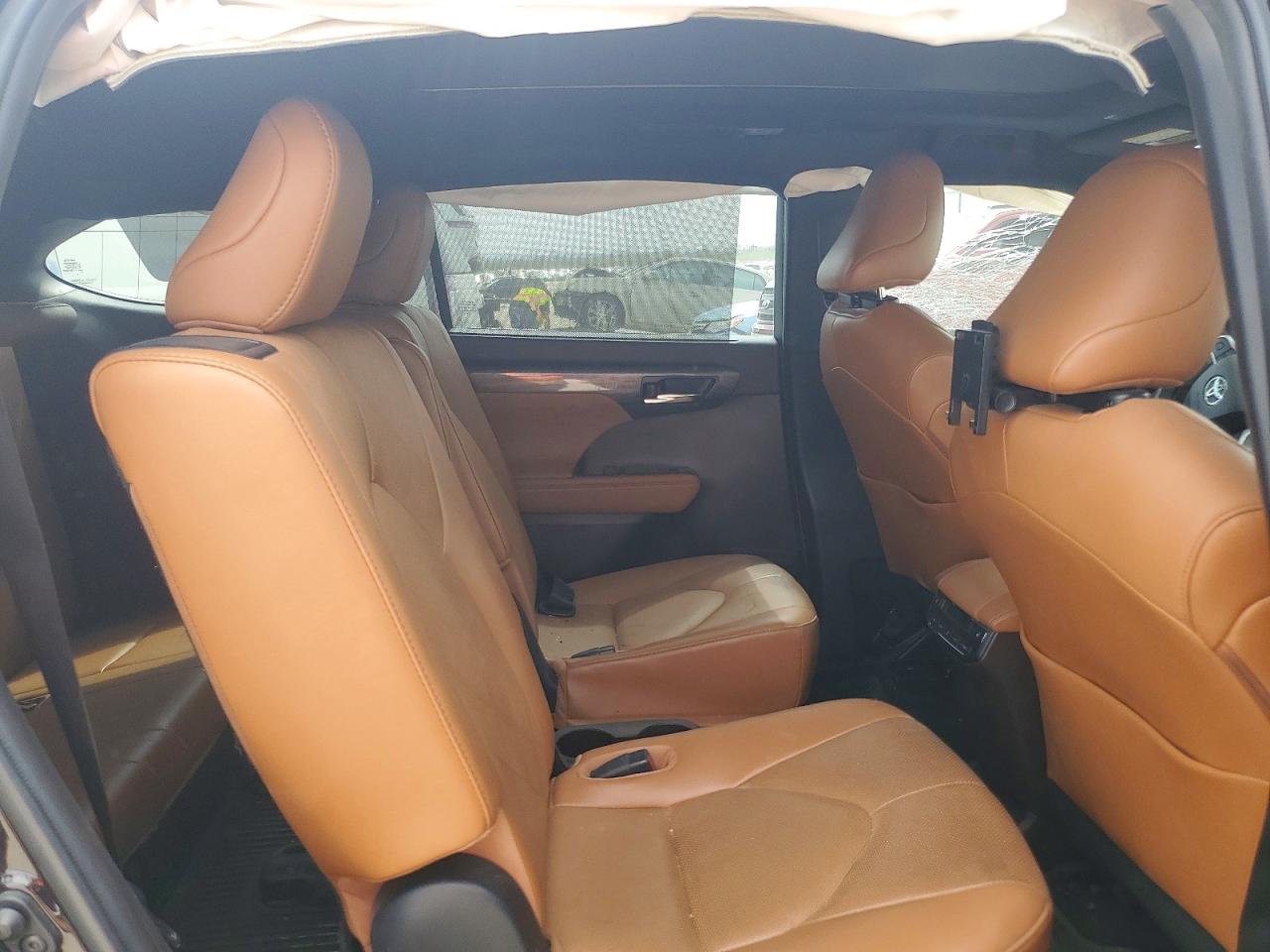 2022 TOYOTA HIGHLANDER HYBRID PLATINUM photo 21