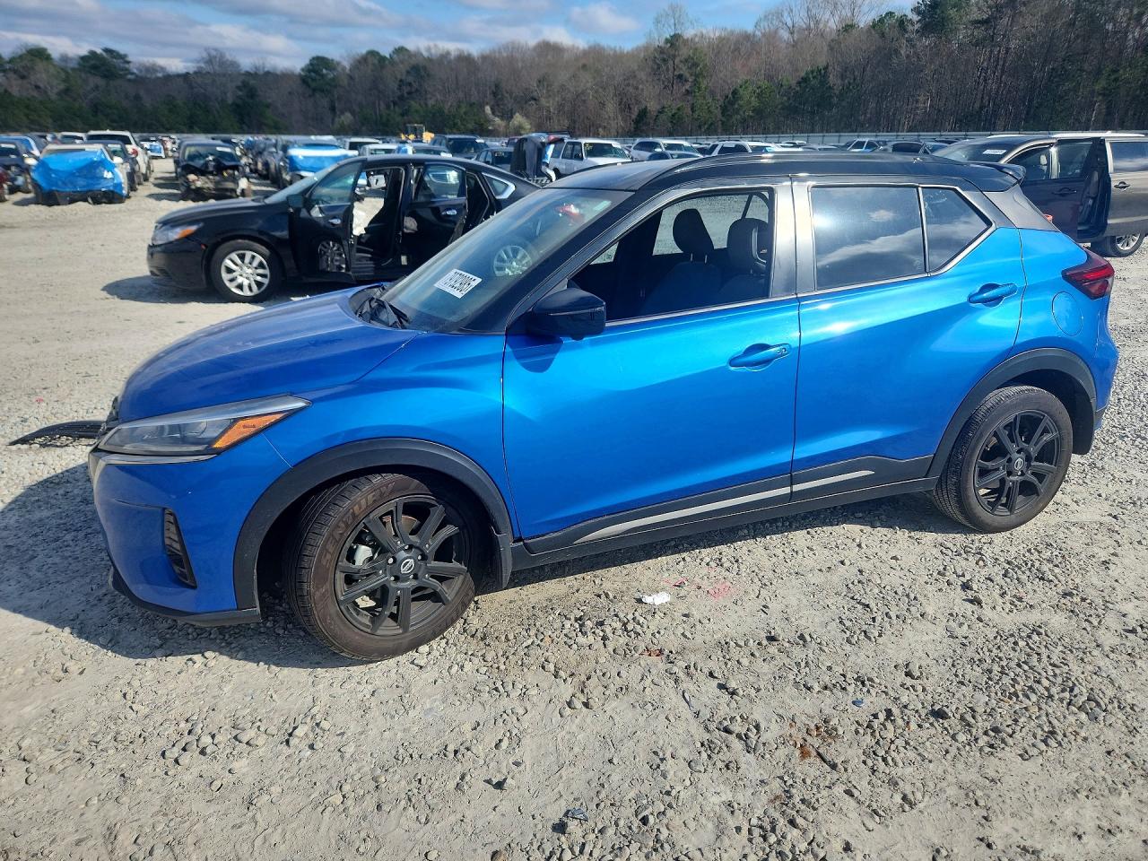 2021 NISSAN KICKS