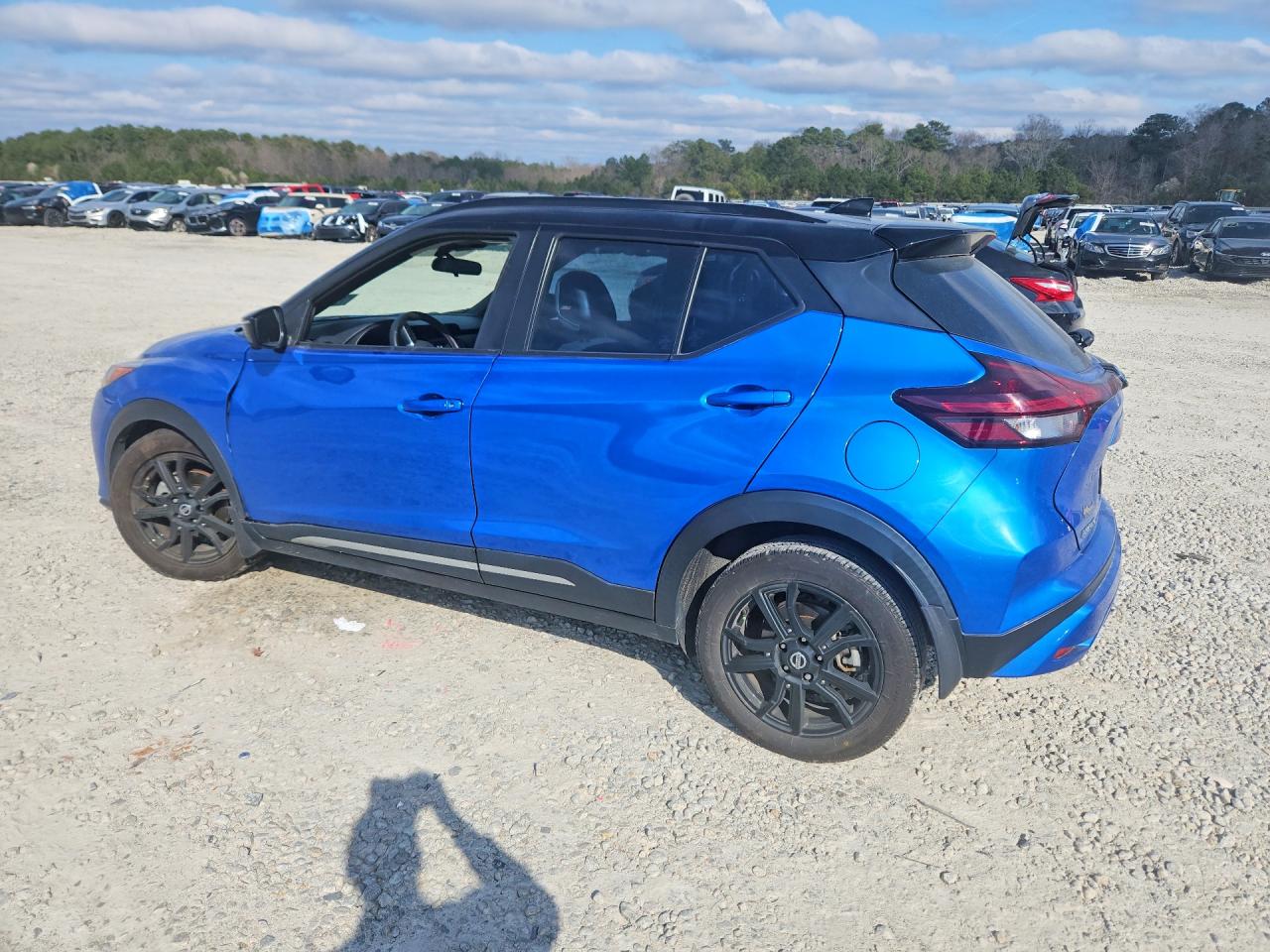 2021 NISSAN KICKS SR photo 3